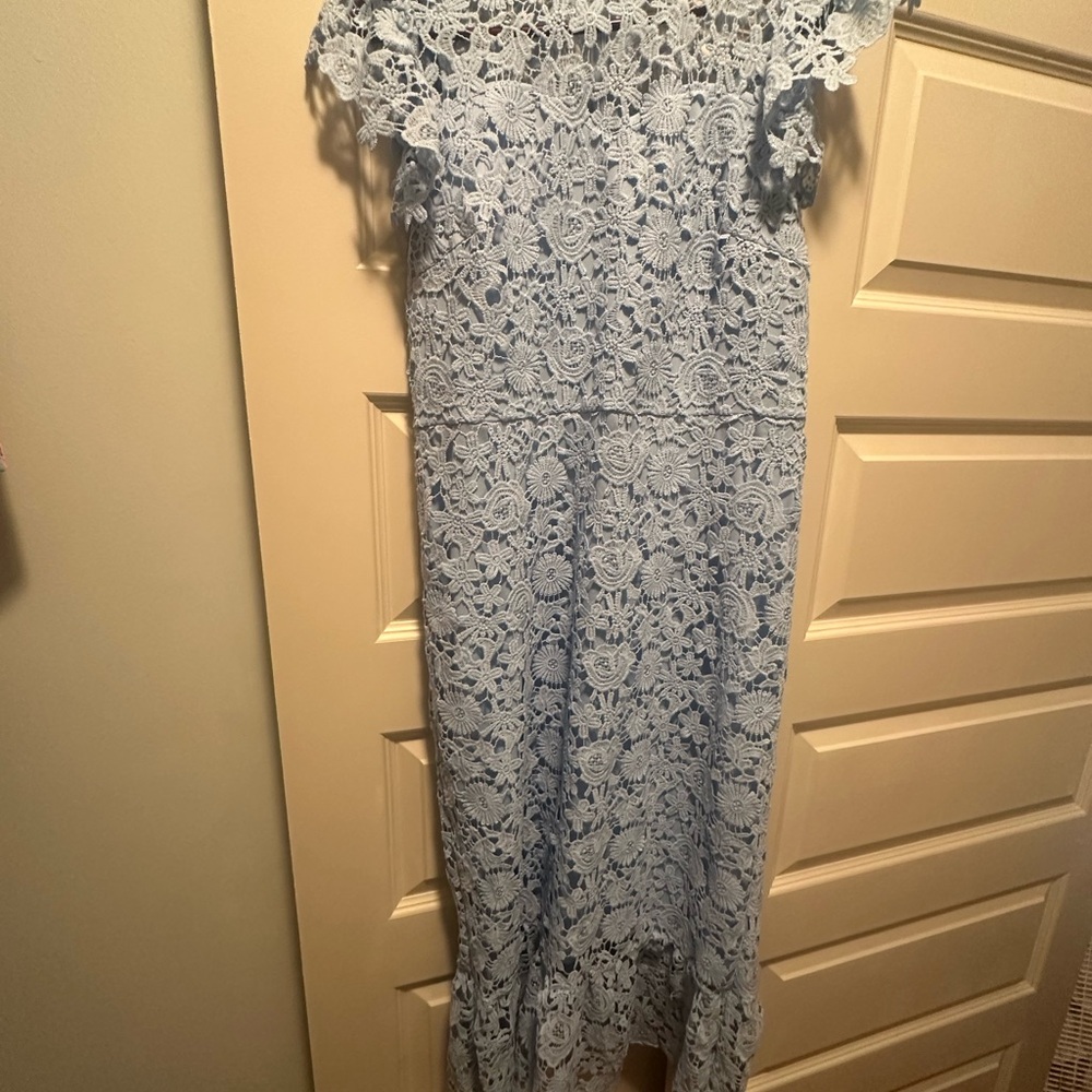 Elegant Lace Midi Dress in Light Blue